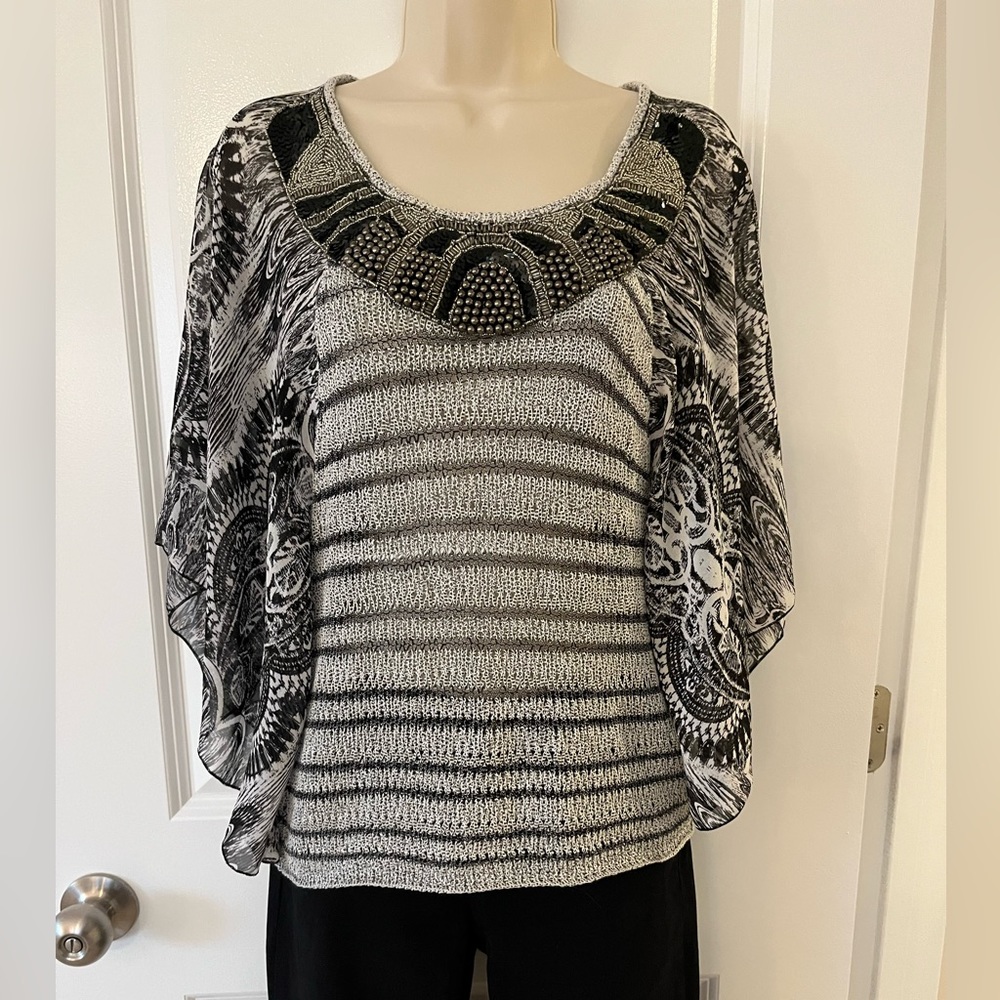 Alberto Makali Black and White Top